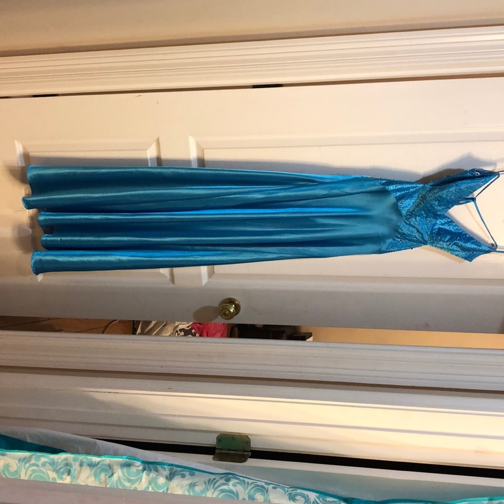 Dress - Picture 1 of 3